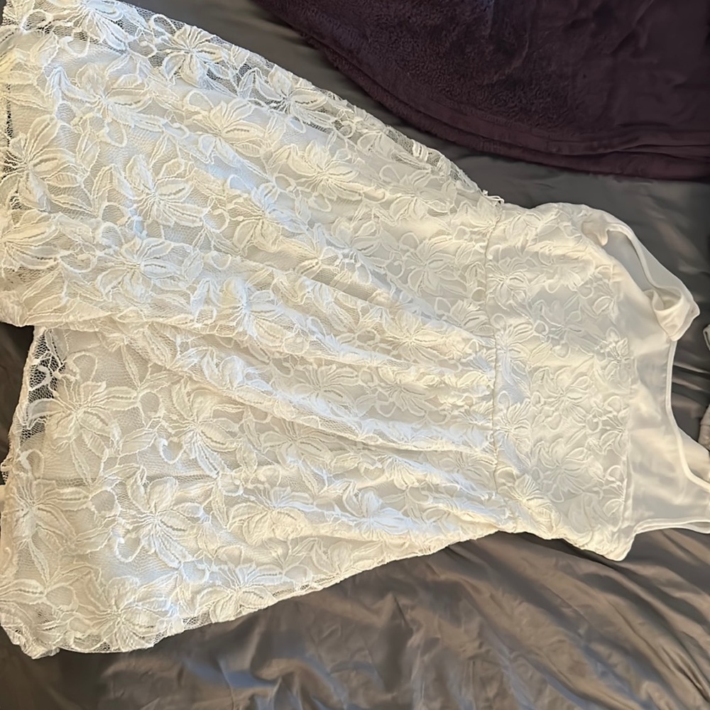 White, lace dress